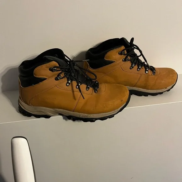 High Tech boots - Picture 3 of 4